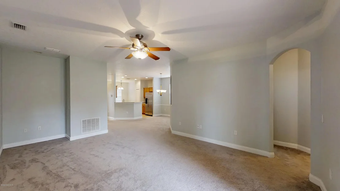 Photo of 662 Waterside Circle