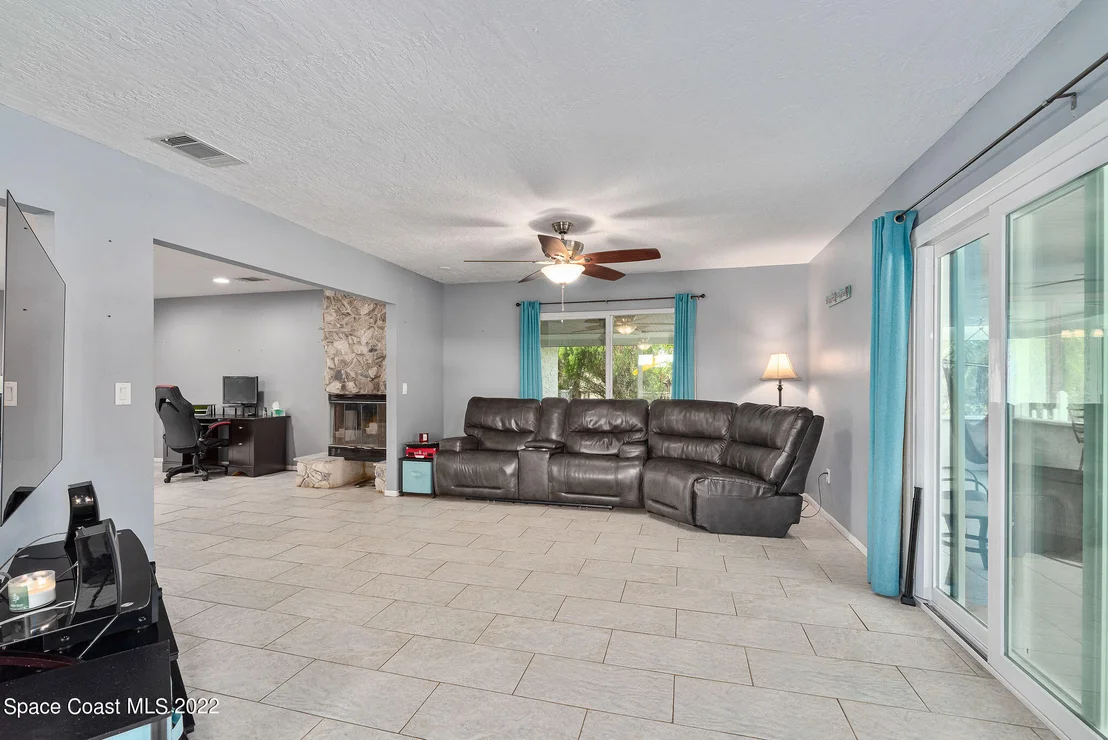 Photo of 1184 Hooper Avenue NE