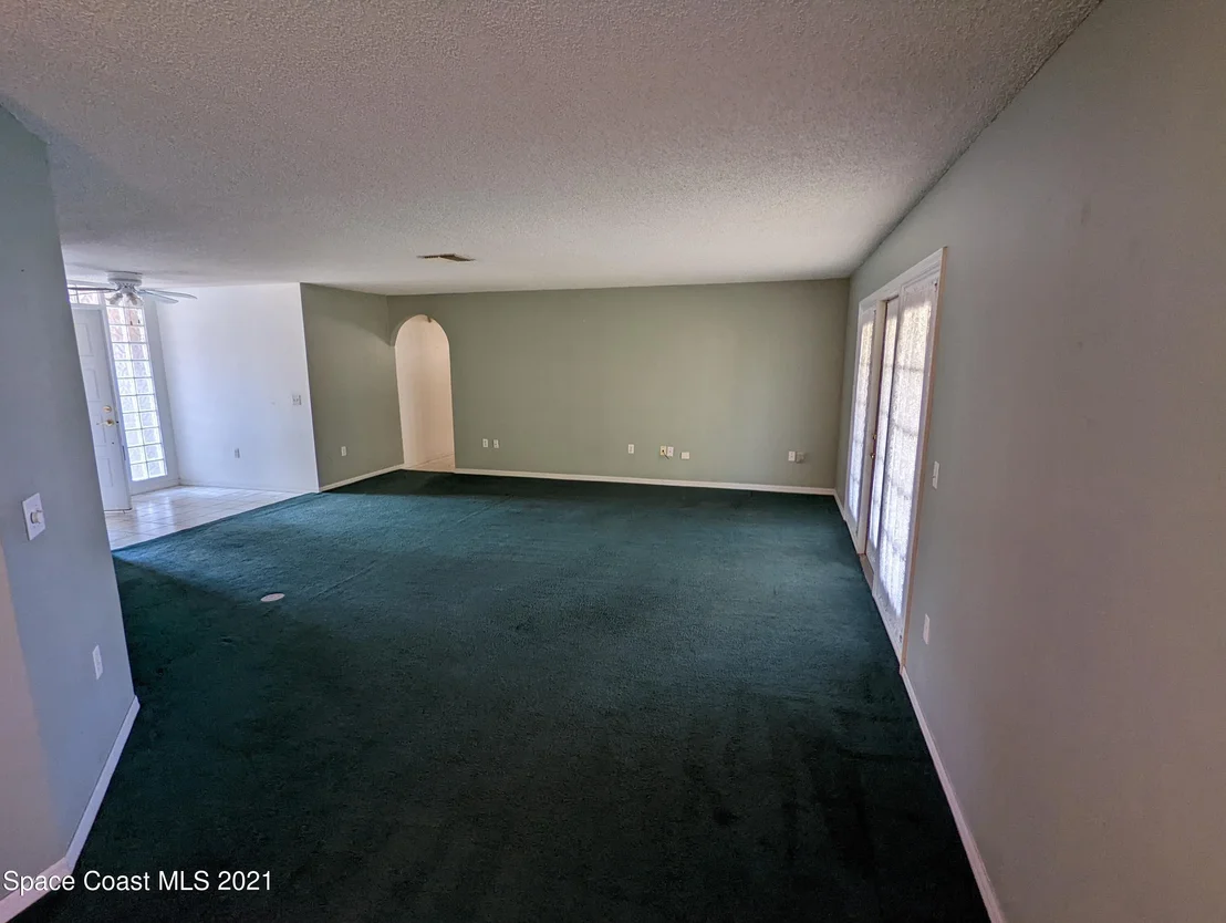 Photo of 6487 Hudson Road
