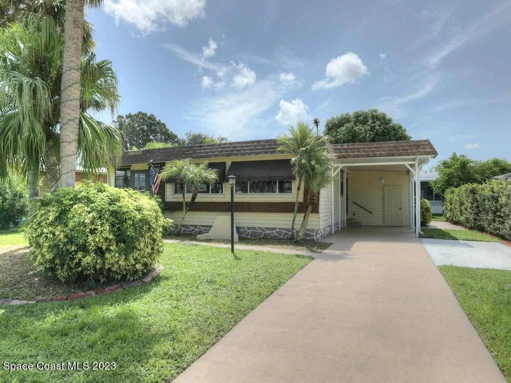 Photo of 925 Barefoot Boulevard