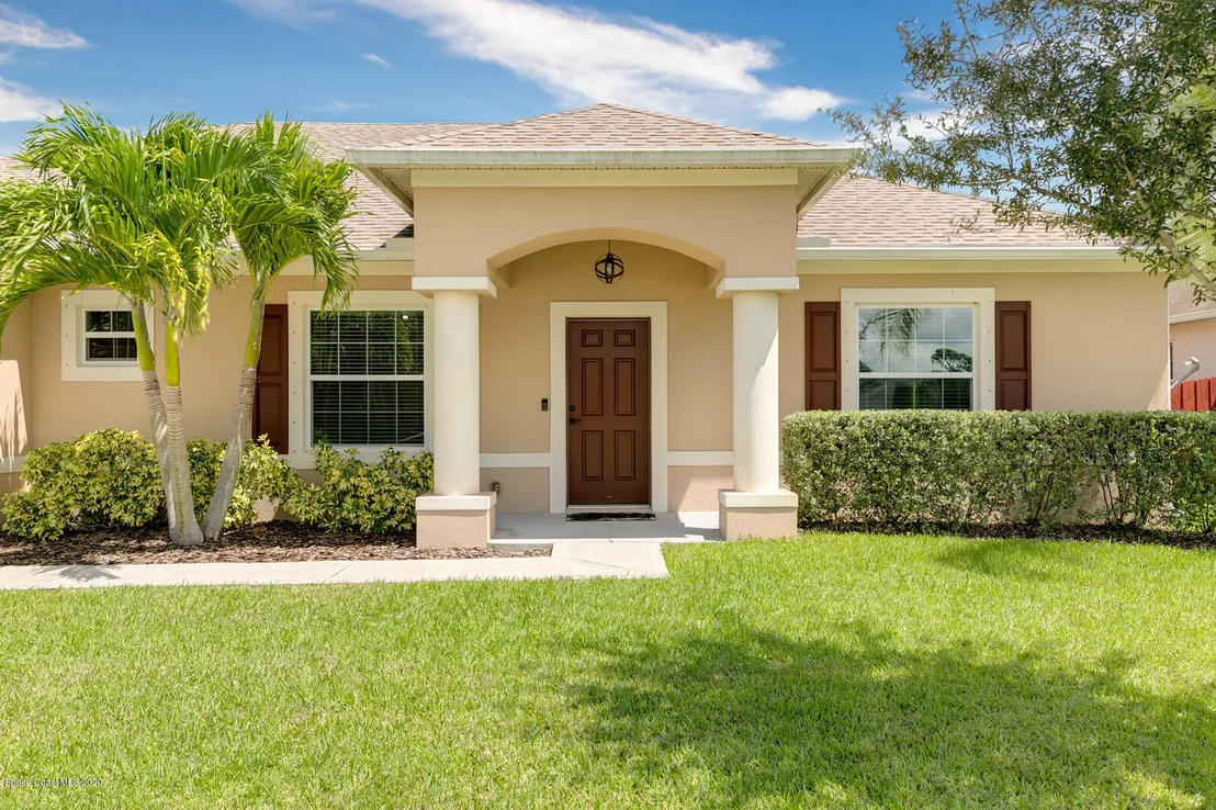 Photo of 1102 Morgan Circle NE