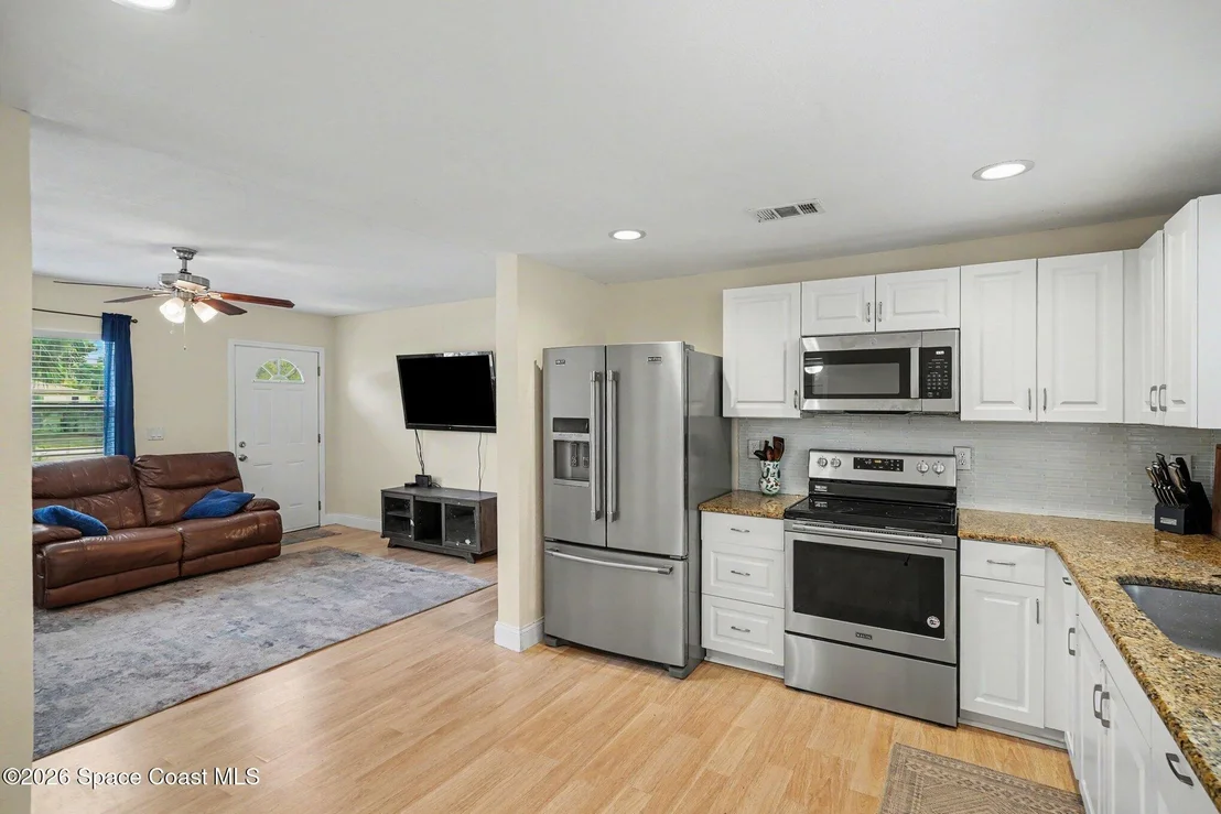 Photo of 2556 1st Avenue NE