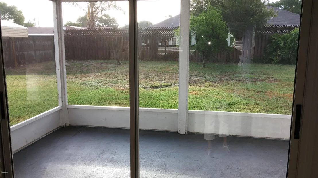 Photo of 5961 Midway Avenue
