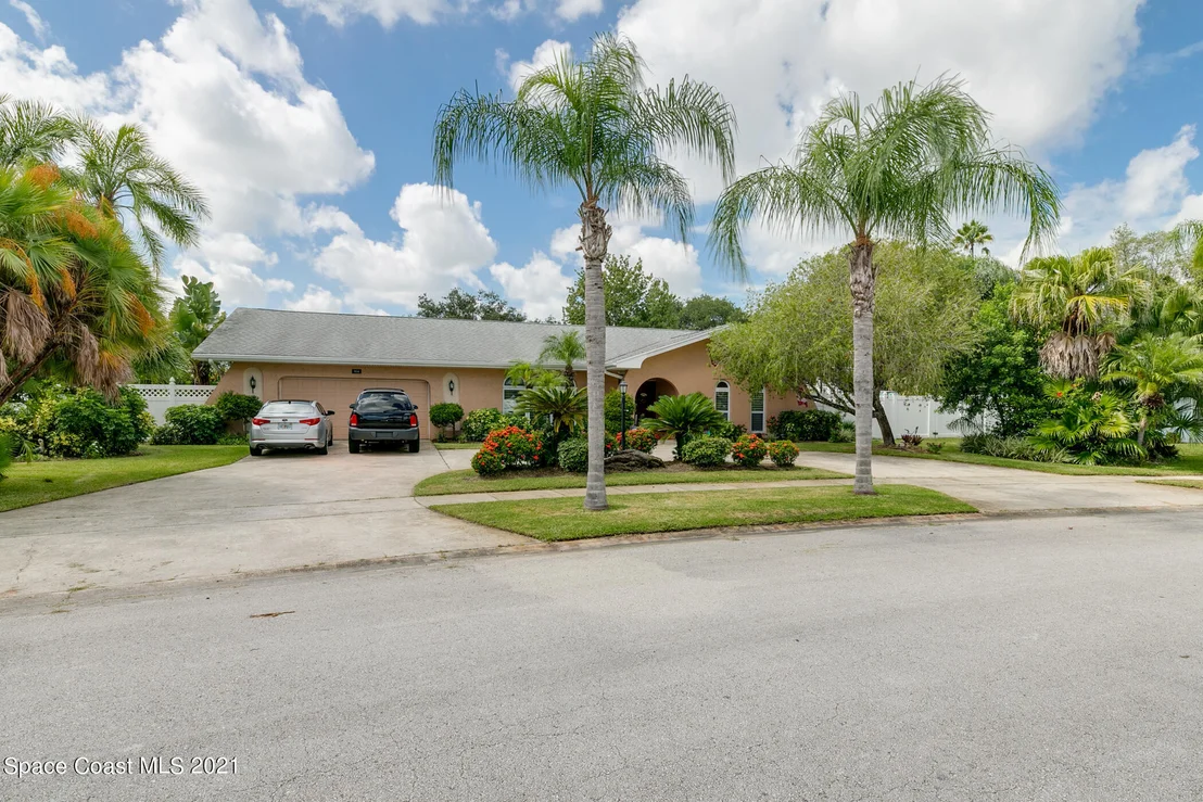 Photo of 914 Waialae Circle NE