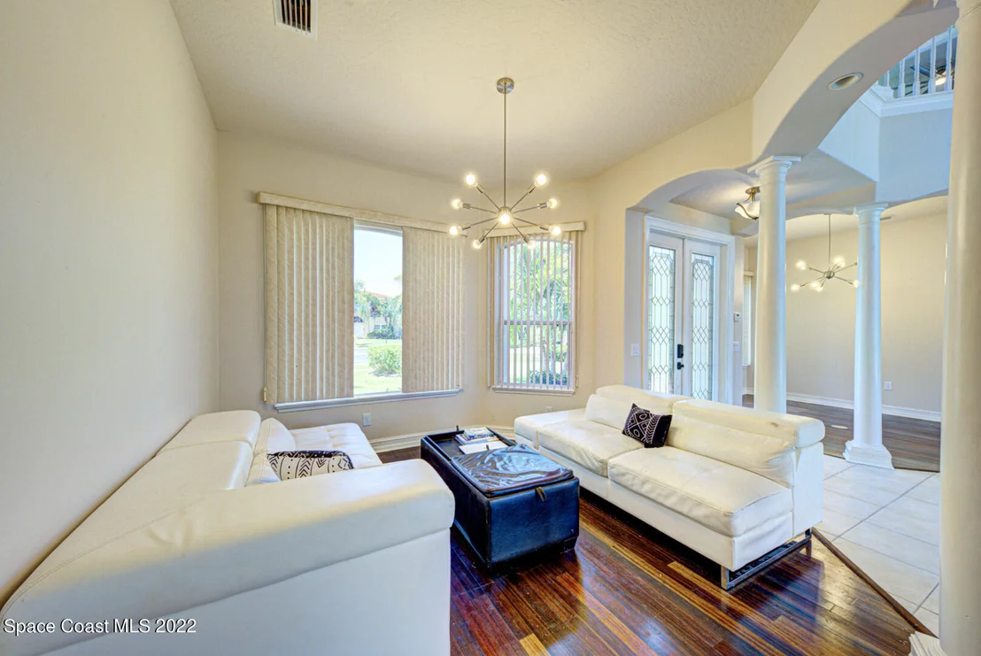 Photo of 334 Island Drive