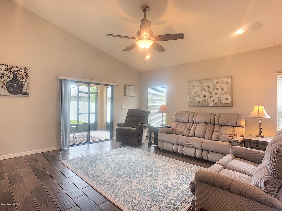 Photo of 1586 Fuji Drive