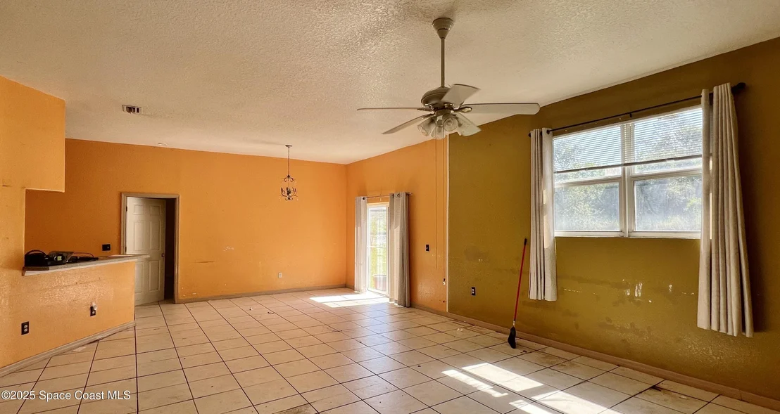 Photo of 4155 Devoe Avenue