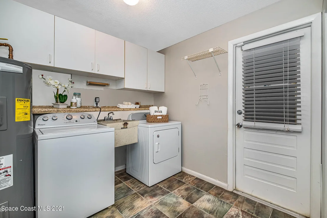 Photo of 201 S Riverside Drive