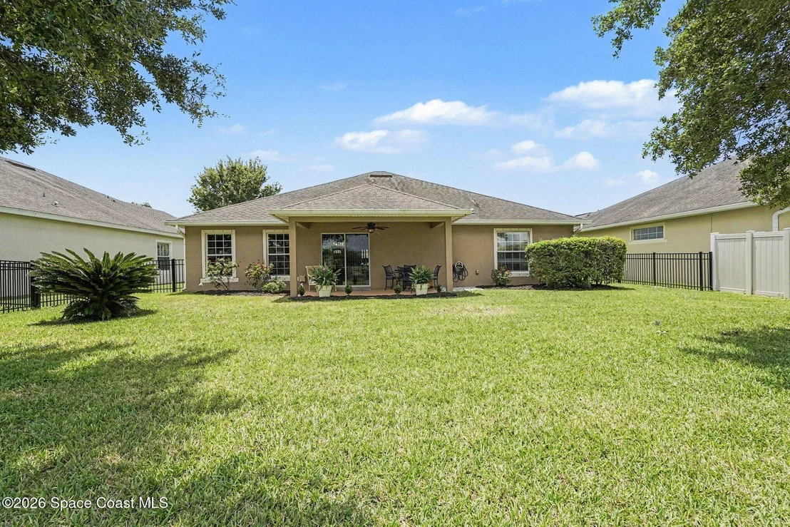 Photo of 325 Abernathy Circle SE