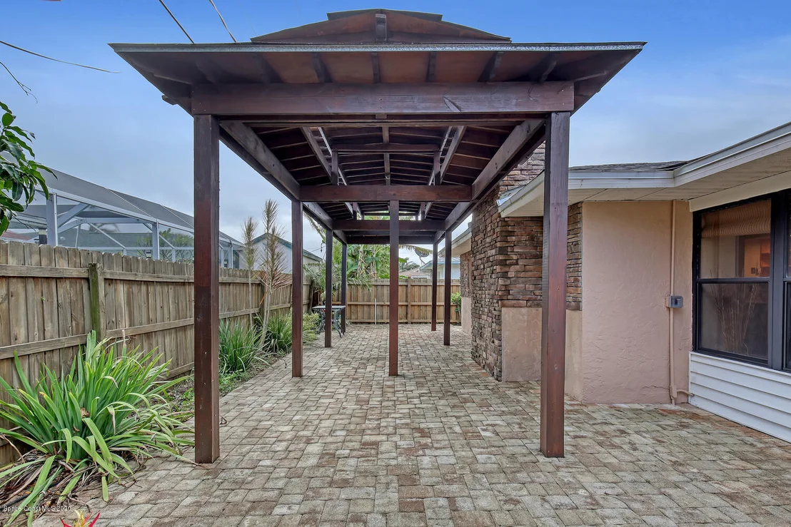 Photo of 681 Hibiscus Drive