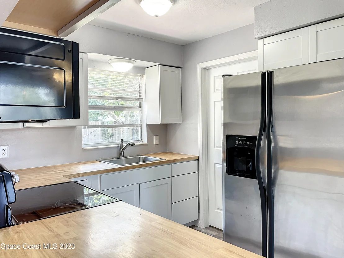 Photo of 993 Alsup Drive