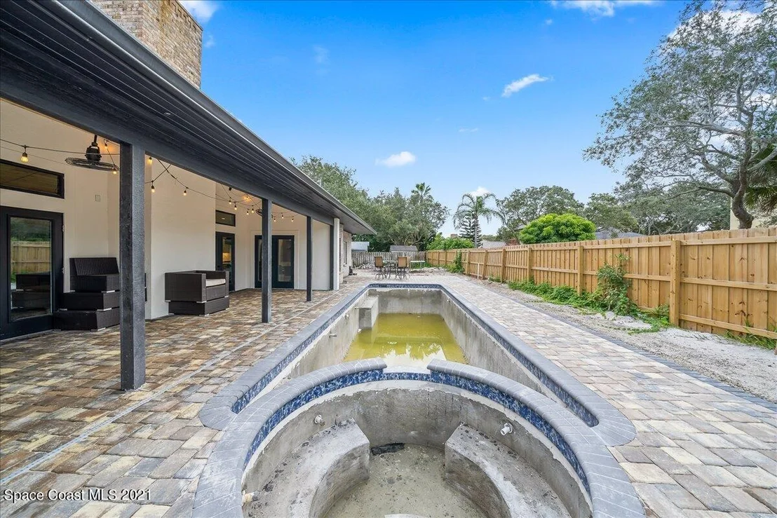 Photo of 629 Hummingbird Drive
