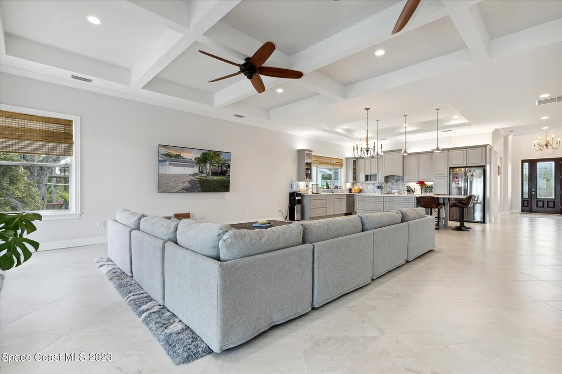 Photo of 3835 Riverside Drive
