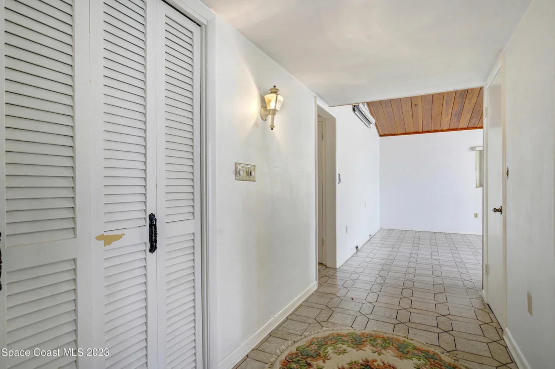 Photo of 3577 N Sylvan Lane