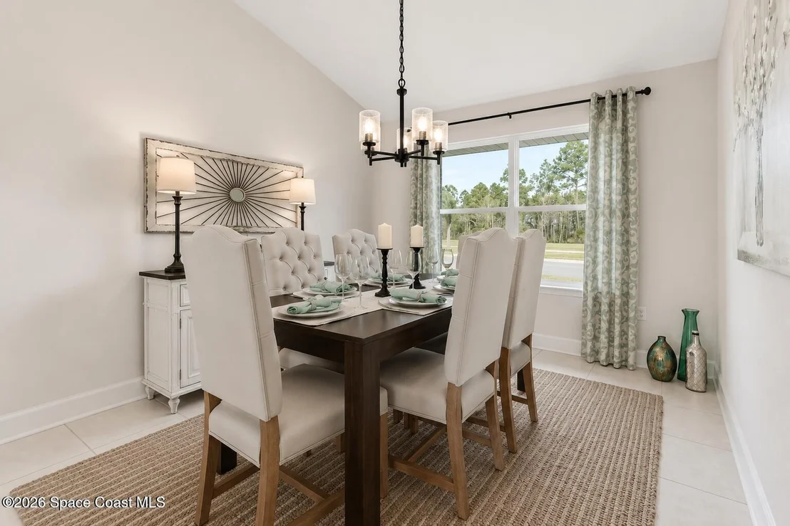 Photo of 210 Edgevale Road SE