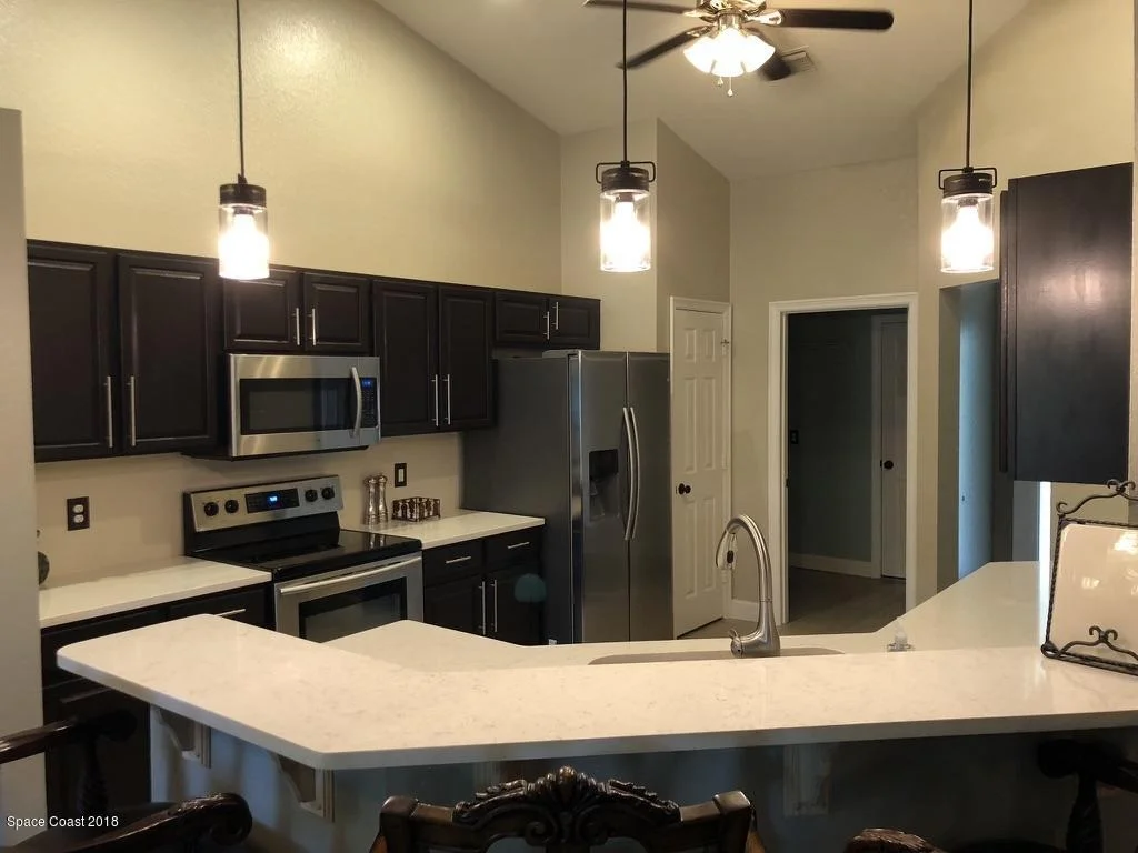 Photo of 941 Hollister Drive