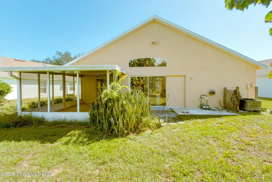 Photo of 1076 Pine Creek Circle NE
