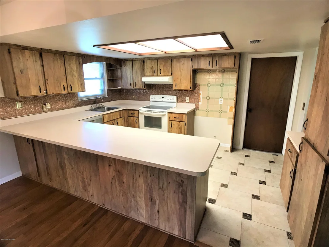 Photo of 696 Jupiter Boulevard NW