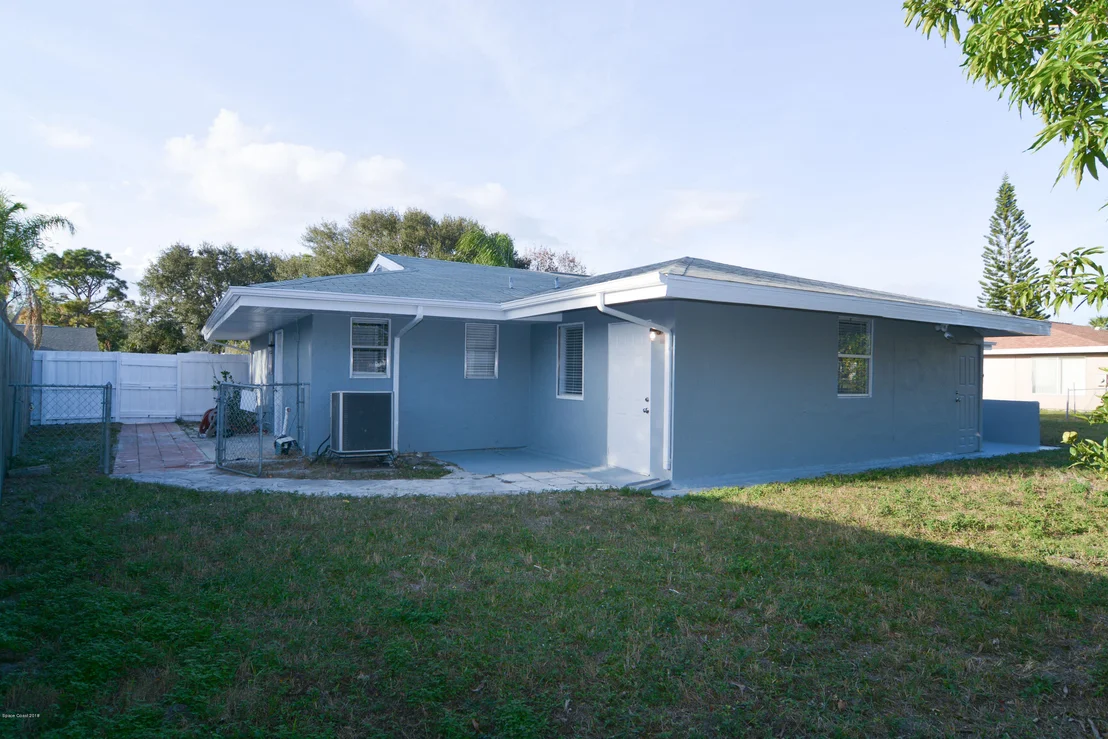 Photo of 1211 Bard Lane NE