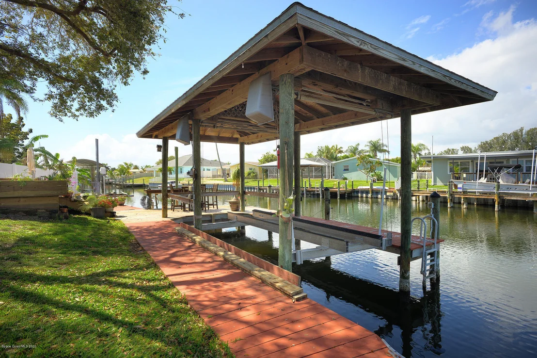 Photo of 448 Sparrow Drive