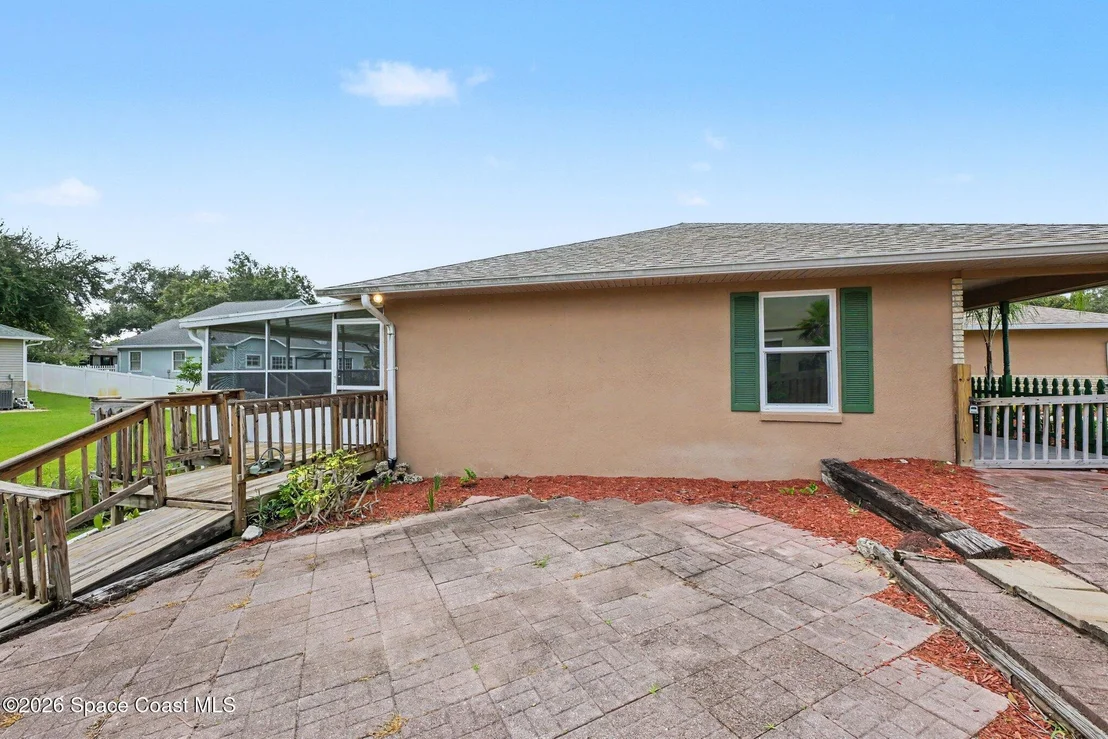 Photo of 1019 Mandarin Drive NE