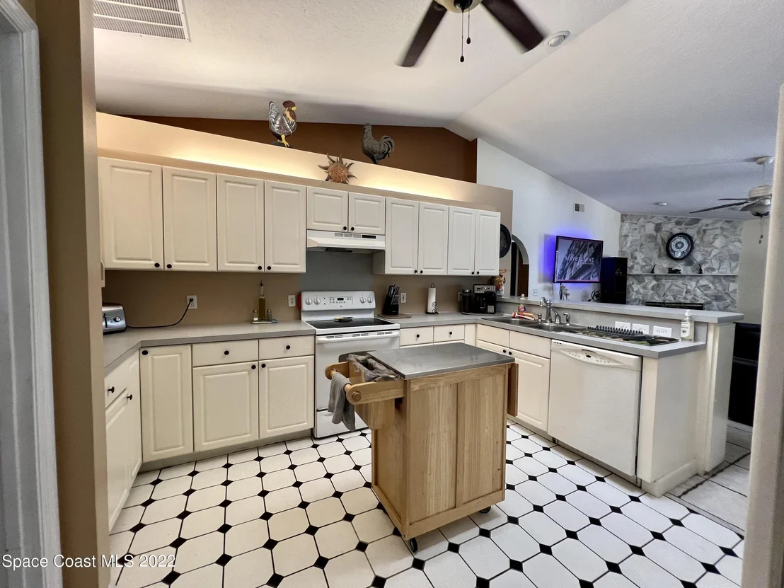 Photo of 6553 Cedar Avenue