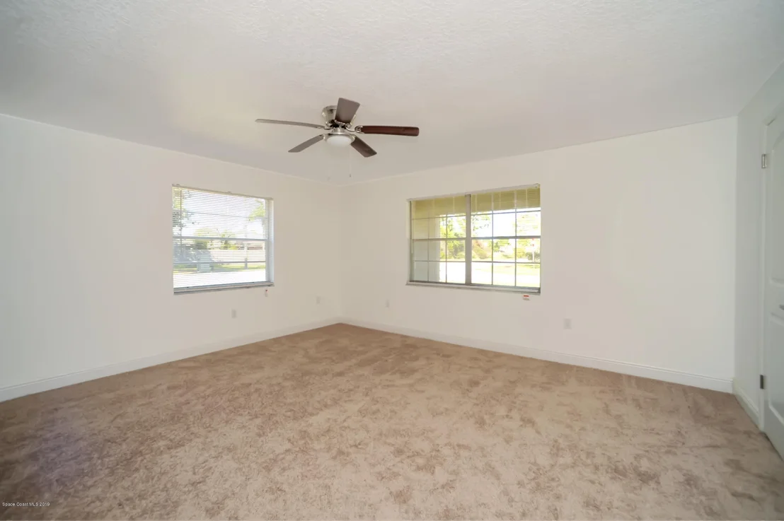 Photo of 1141 Fairlawn Drive