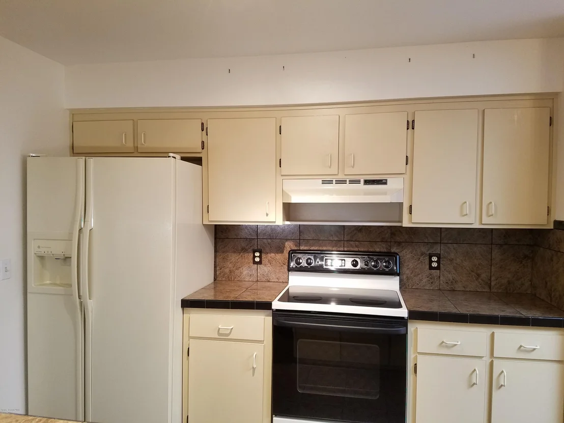 Photo of 993 Hibiscus Street