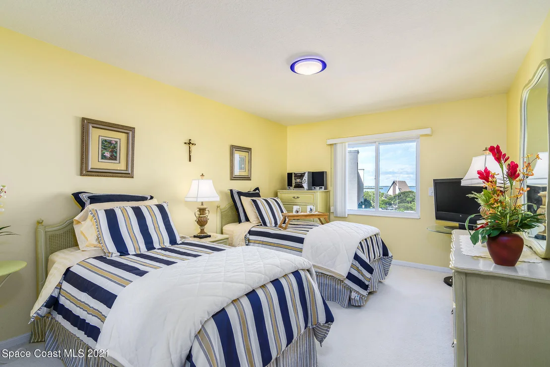 Photo of Unit 607 at 3400 Ocean Beach Boulevard