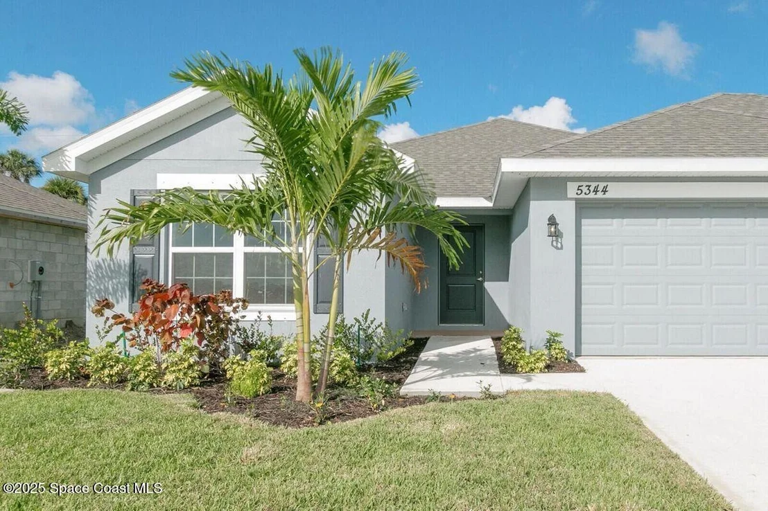 Photo of 945 NW Kylar Drive NW