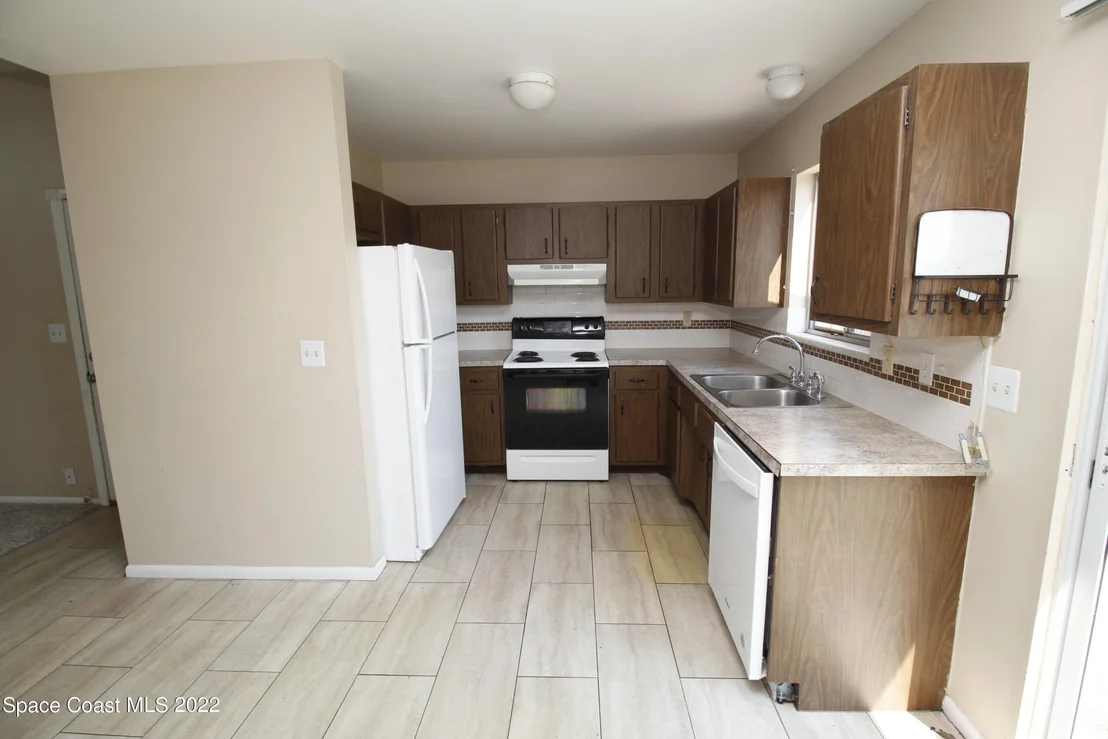 Photo of 949 Jersey Lane NE
