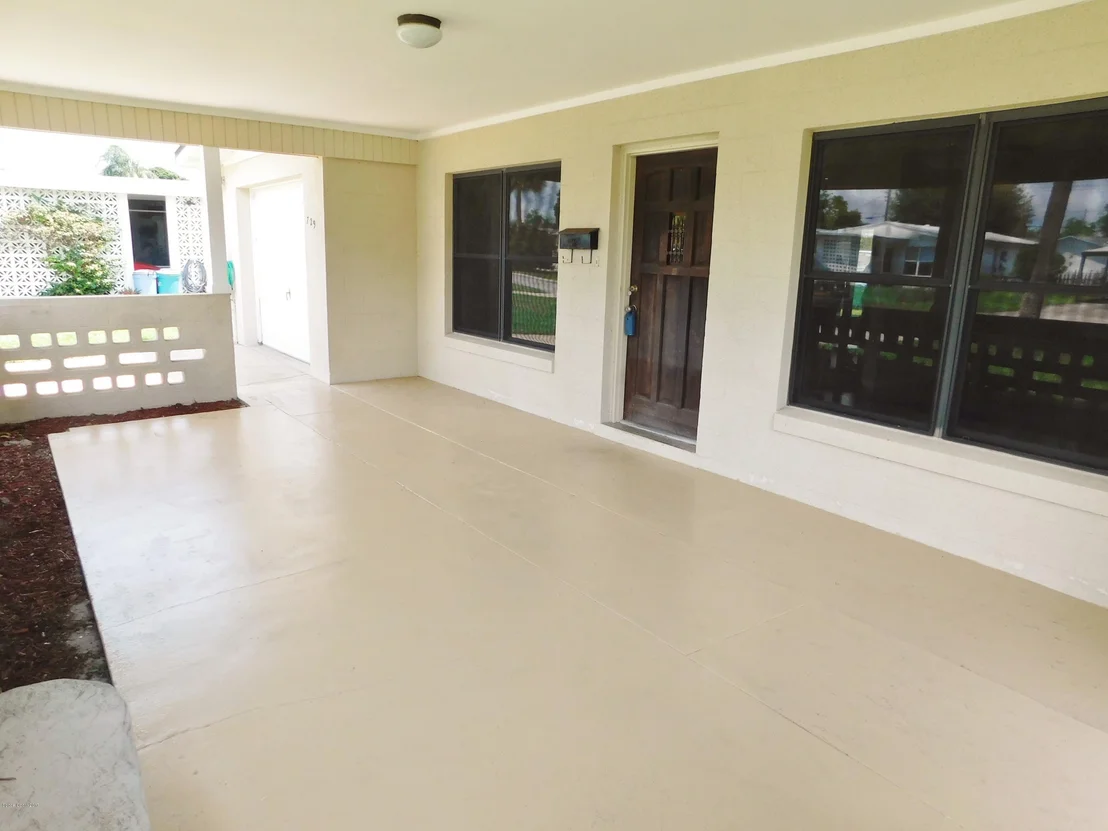 Photo of 729 Teak Drive