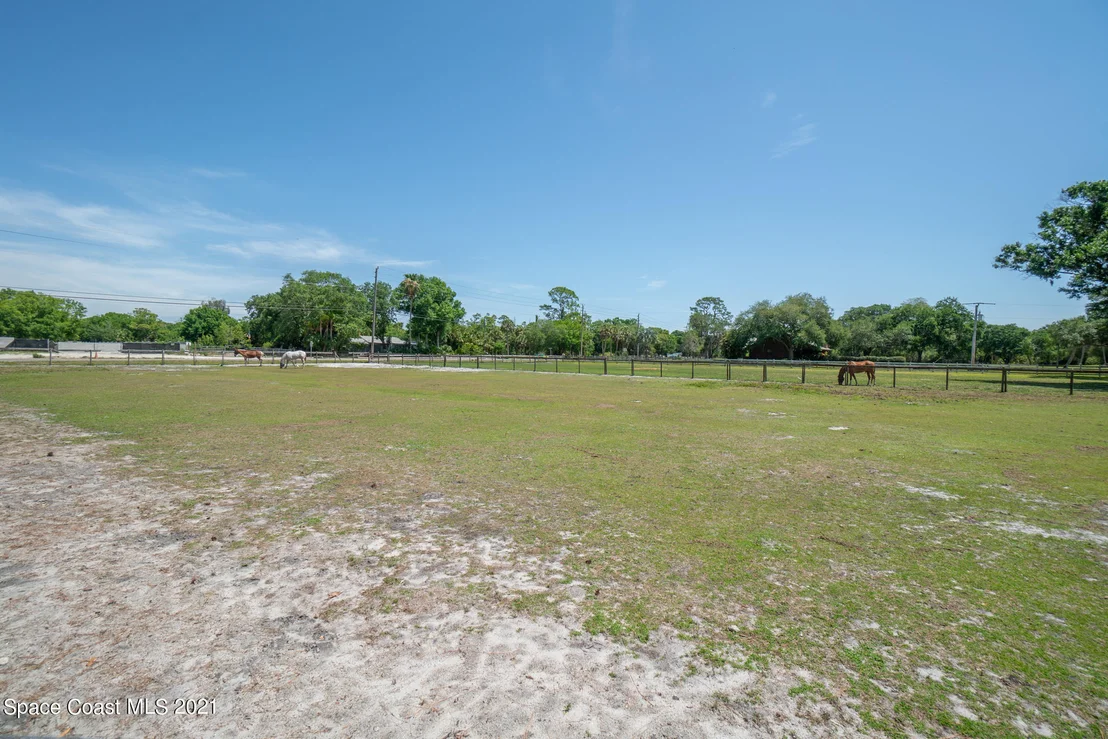 Photo of 3635 Hield Road