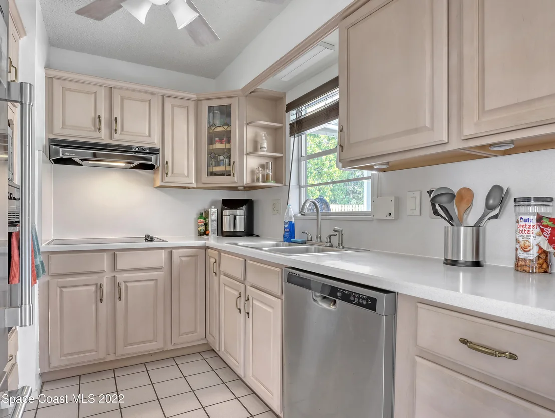 Photo of 2724 Rodeo Drive NE