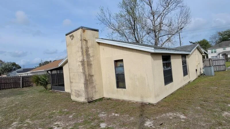 Photo of 6010 Apple Avenue