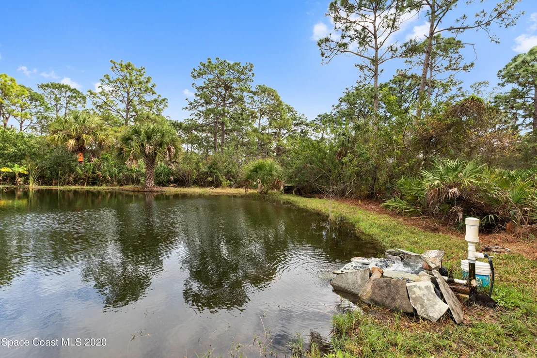 Photo of 1531 Hall Road