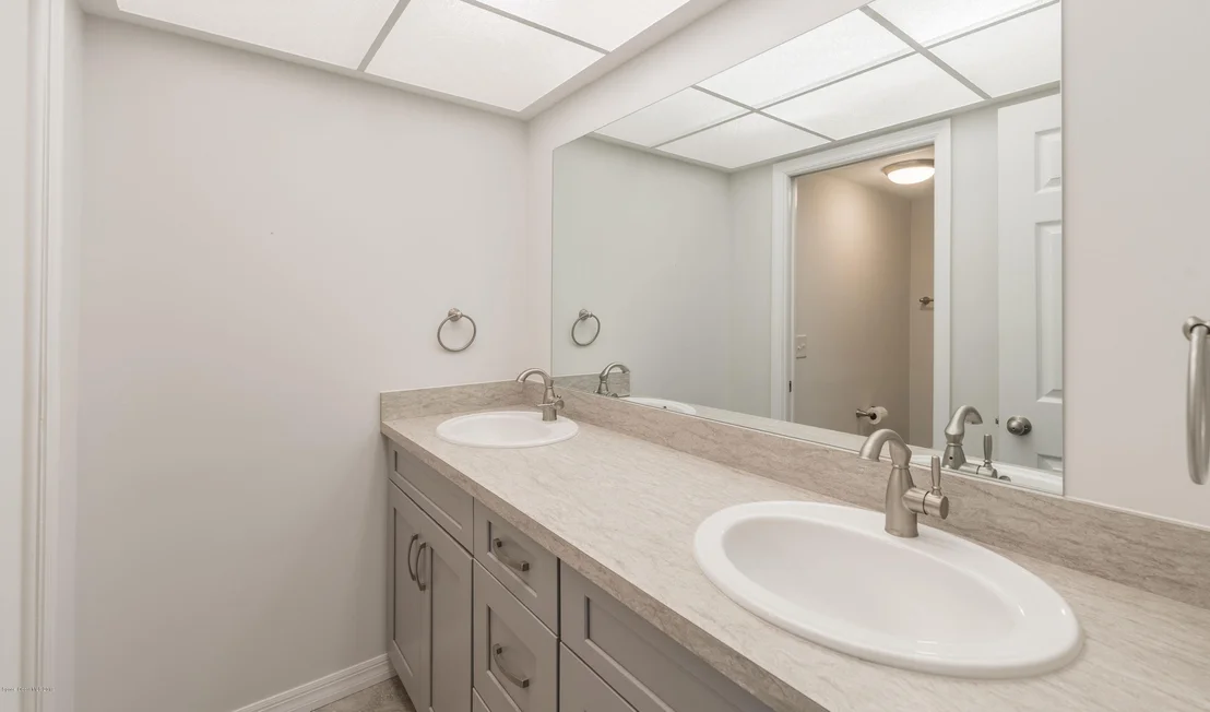 Photo of 1449 Meadowbrook Road NE