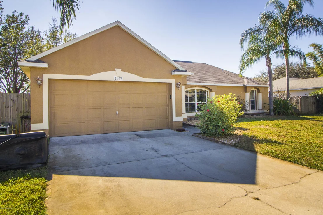 Photo of 1047 Jacaranda Circle