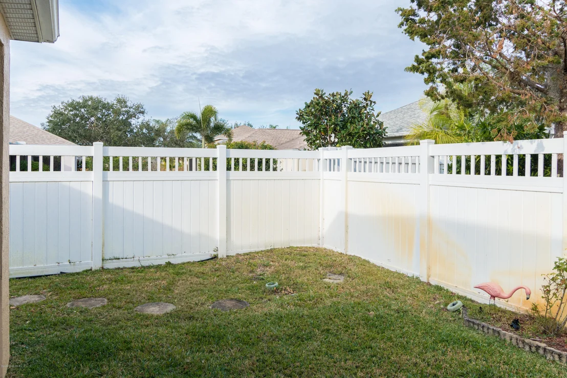 Photo of 1282 White Oak Circle