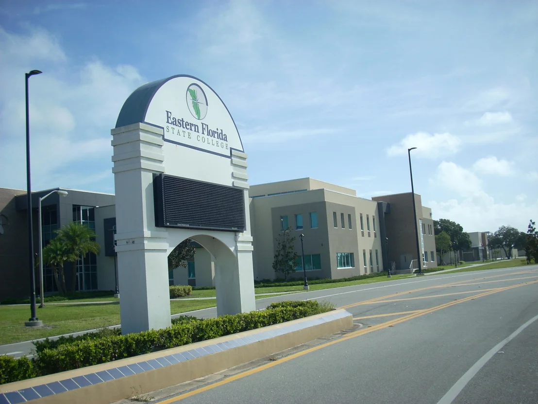 Photo of 1941 Tallpalm Road