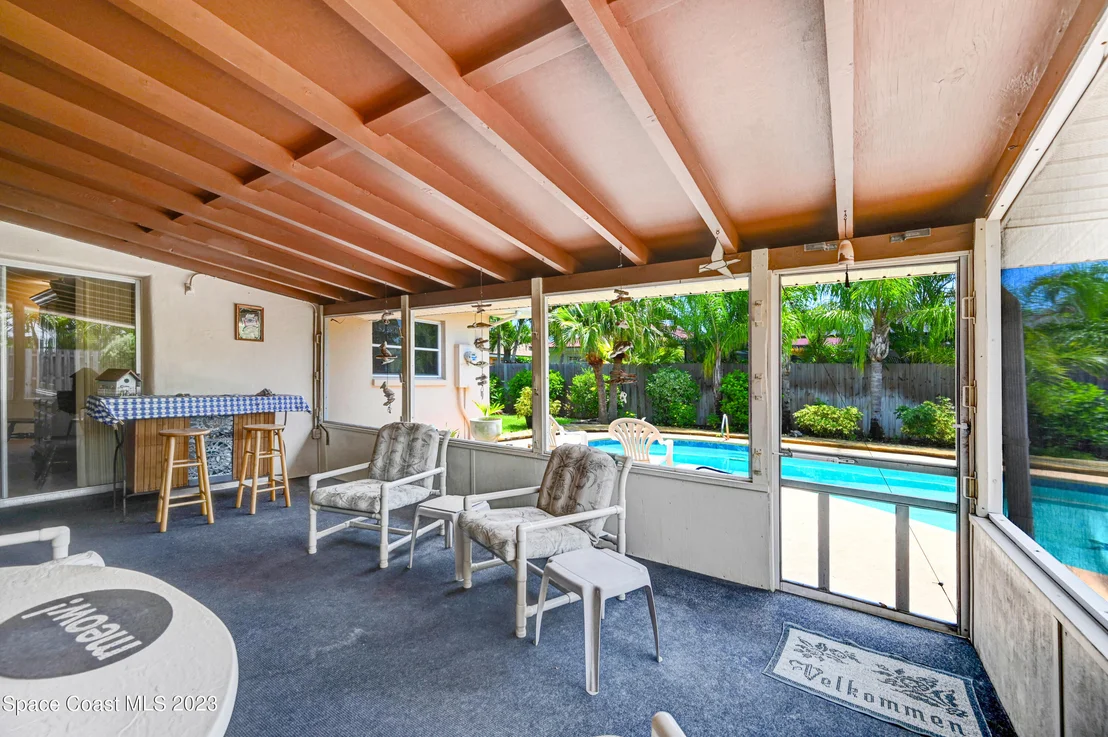 Photo of 621 N Robert Way