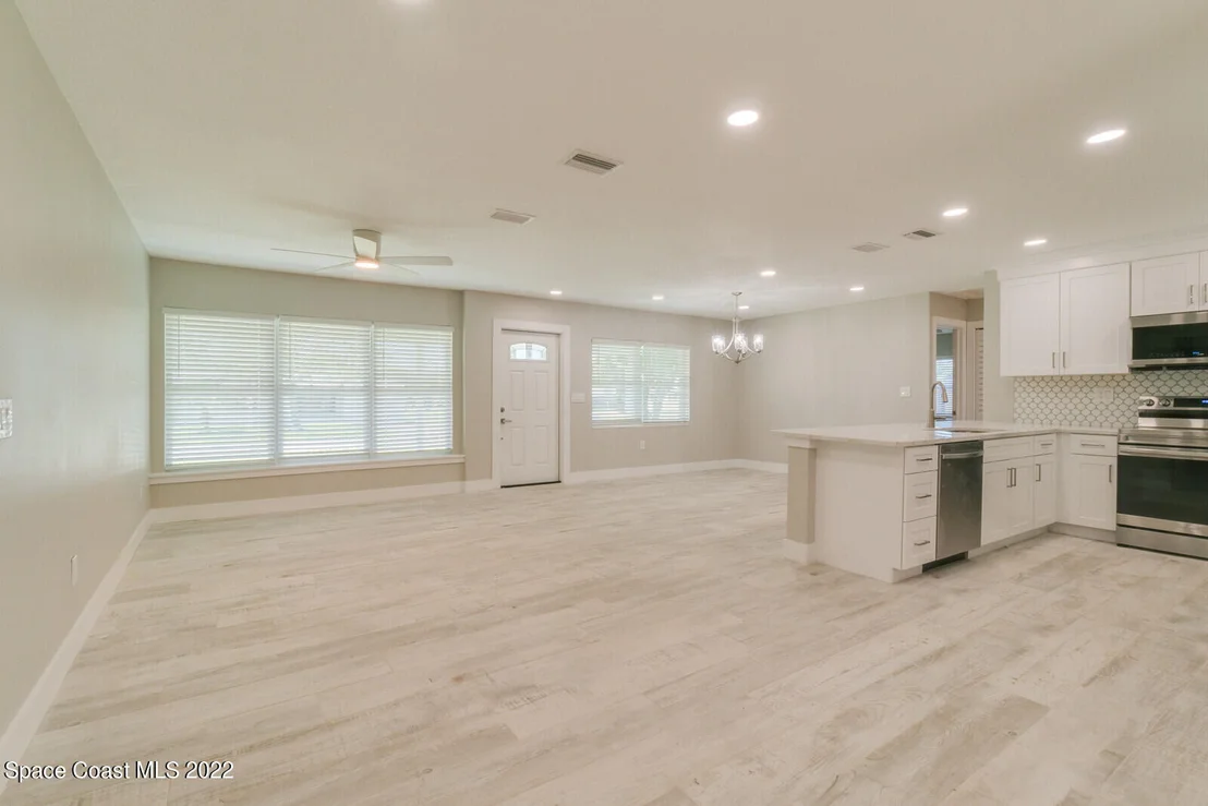 Photo of 2125 Palm Avenue