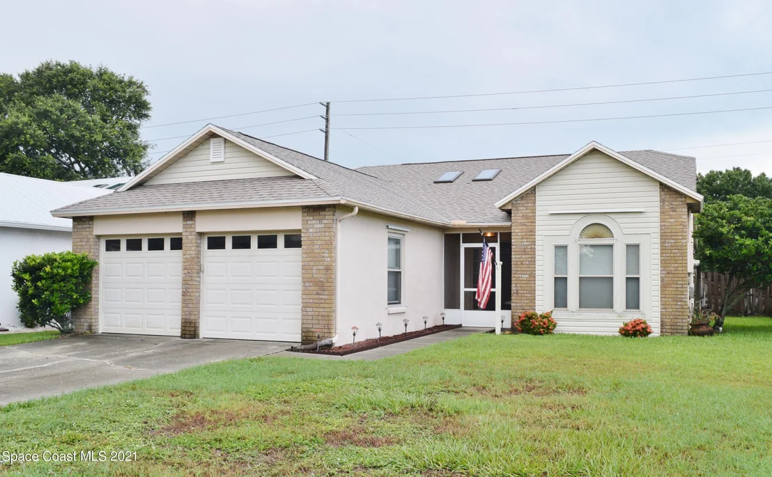 Photo of 1824 Clover Circle