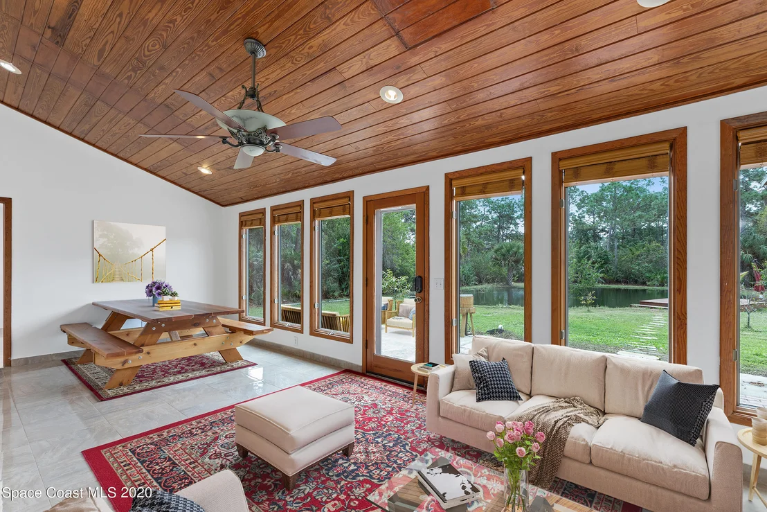 Photo of 1531 Hall Road