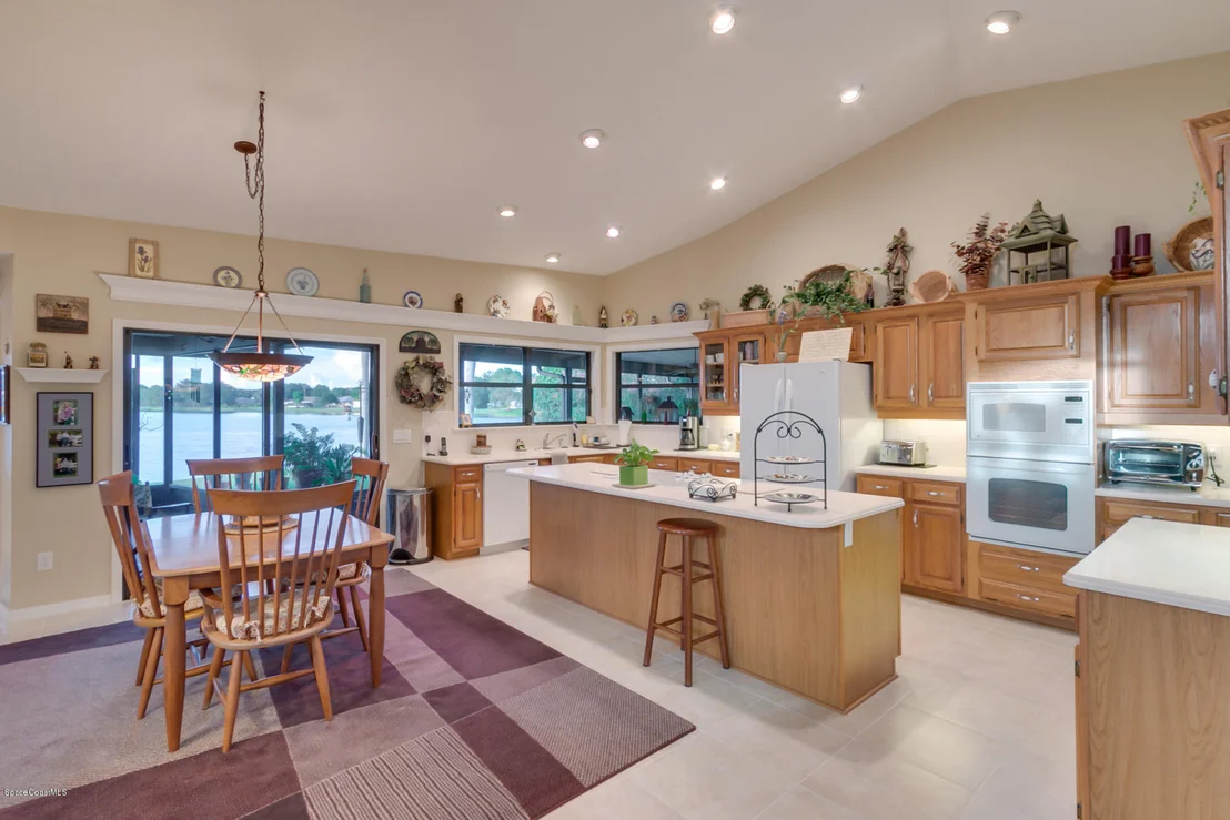 Photo of 529 Crystal Lake Drive
