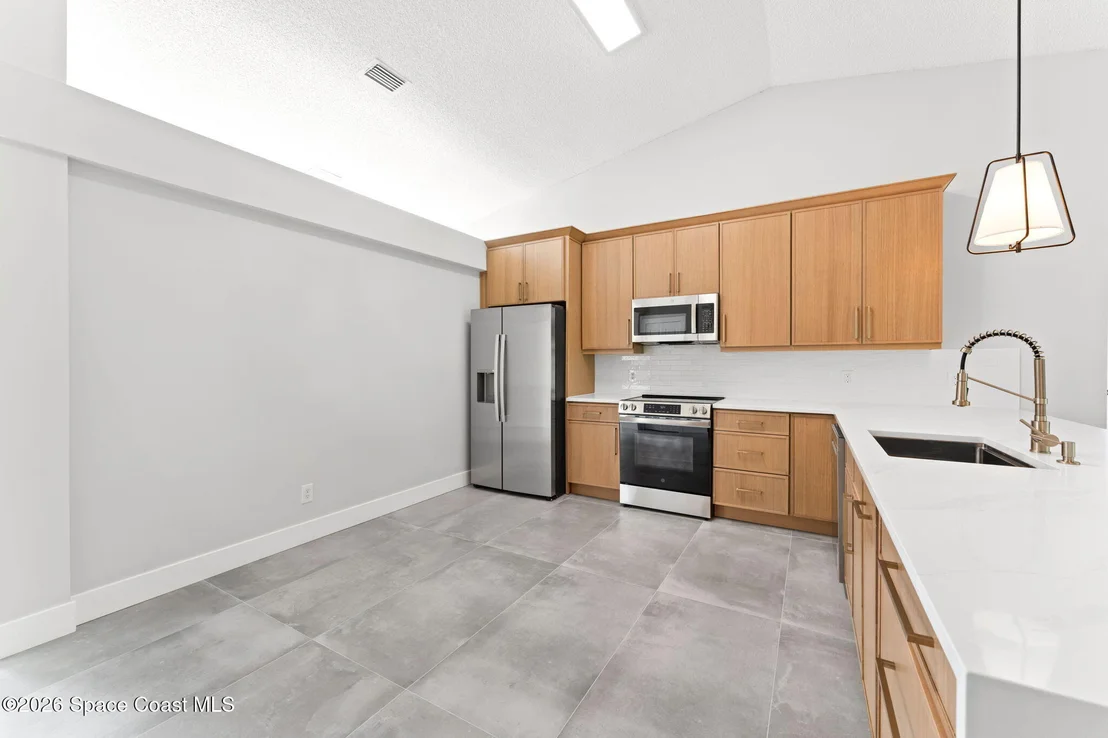 Photo of 1384 Hill Avenue