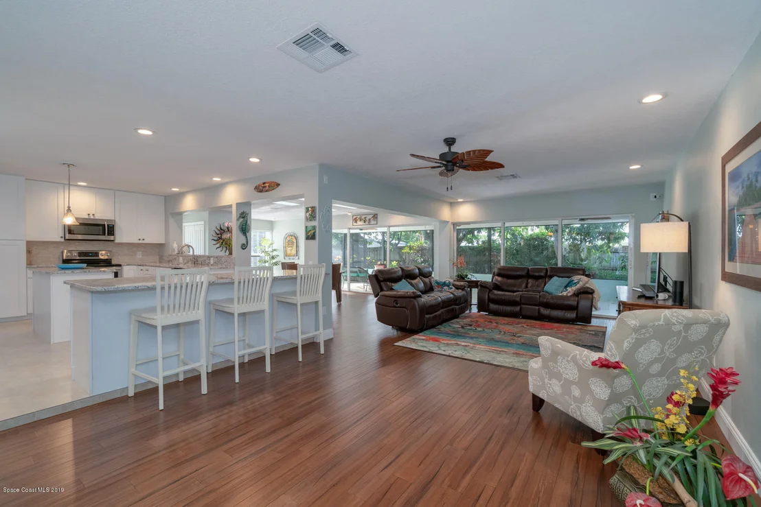 Photo of 484 Oak Ridge Drive