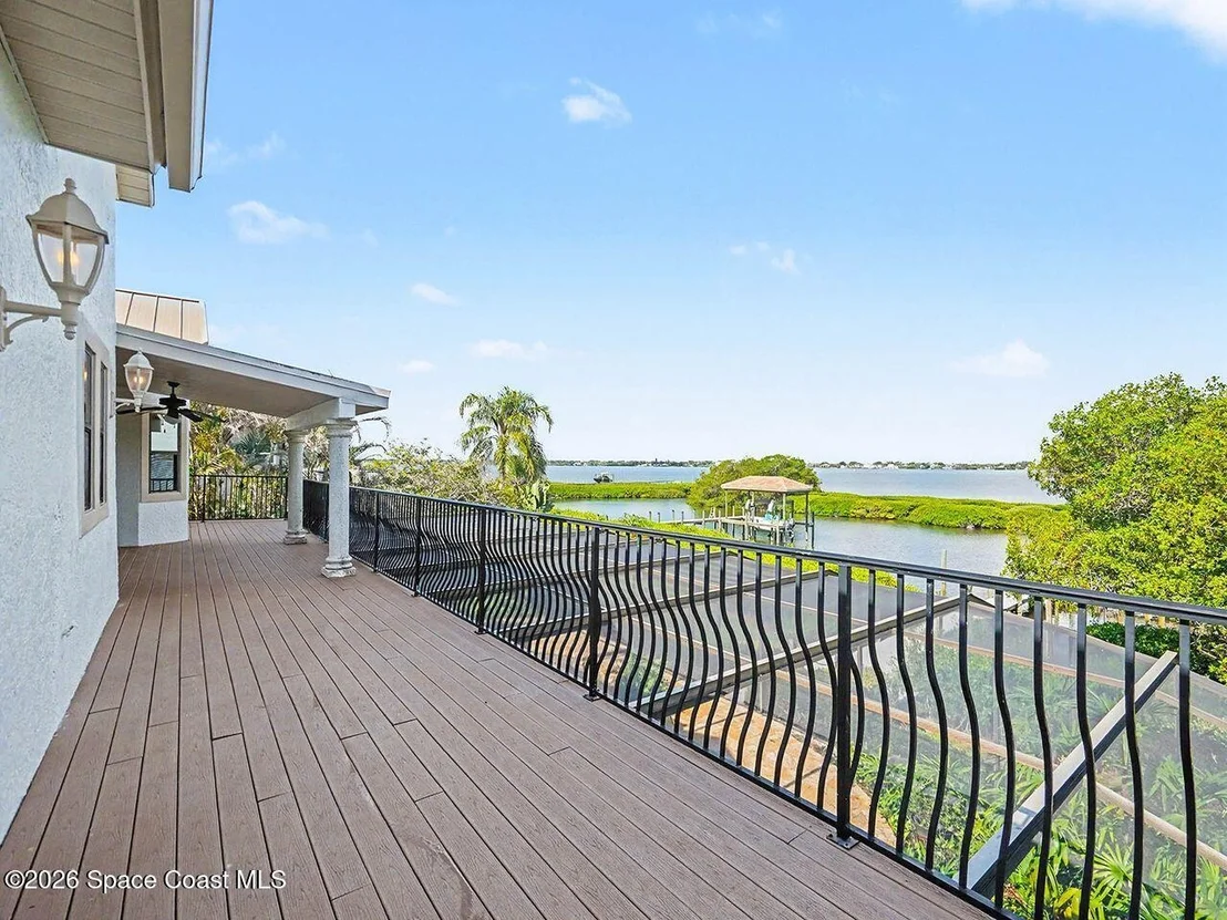Photo of 484 Lanternback Island Drive