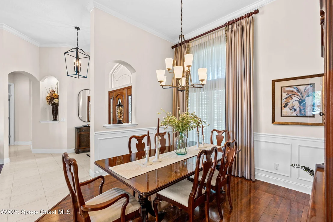 Photo of 921 Wildwood Drive