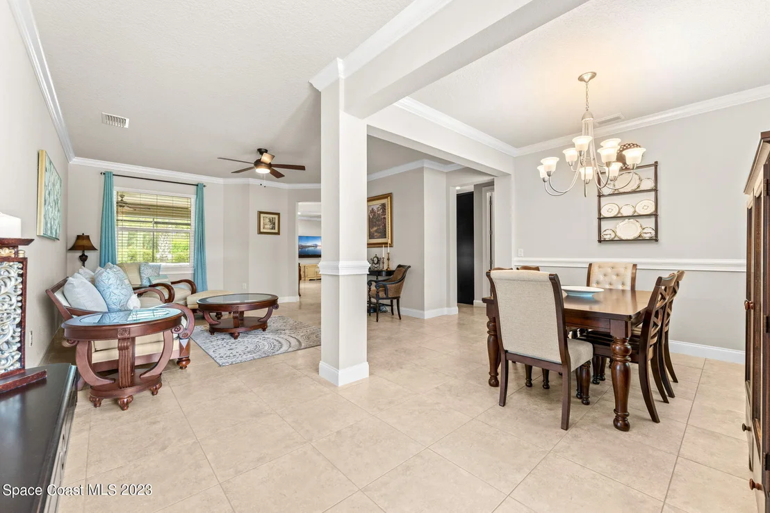 Photo of 2037 Windbrook Drive SE